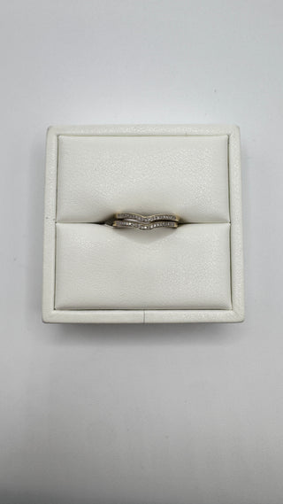 14k Vintage Diamond V Stacking Band