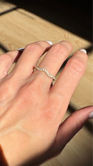 14k Diamond Wavy Band