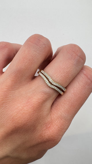 14k Vintage Diamond V Stacking Band