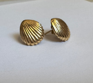 14k Vintage Shell Earrings