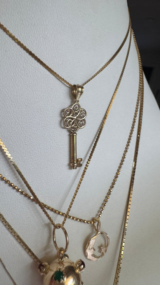 10k Vintage Skeleton Key Charm