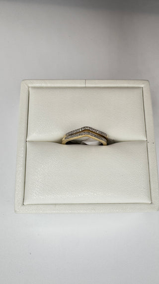 14k Vintage Diamond V Stacking Band
