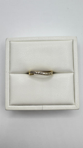 18k Diamond Wave Band