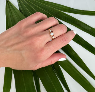 Vintage 9k Garnet & Opal Ring
