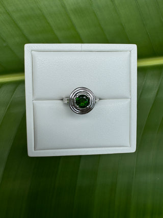 Vintage 9ct White Gold Natural Green Diopside Ring