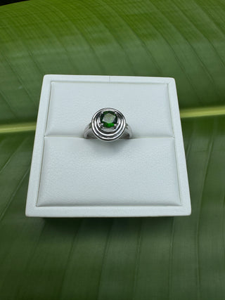 Vintage 9ct White Gold Natural Green Diopside Ring