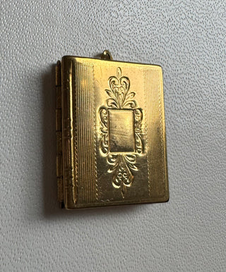 Vintage Goldtone Locket Book With Photos Pendant