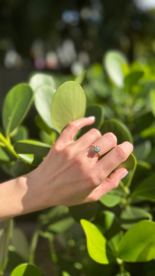 Antique 18k Natural Diamond flower ring