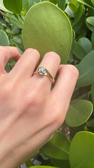 Antique 18k Diamond Flower Ring