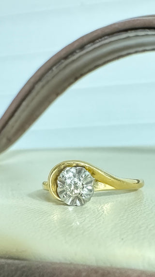 Antique 18k Diamond Flower Ring