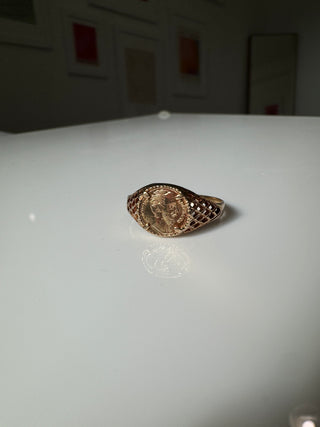 Vintage 9k Coin Signet Ring detailed shoulders
