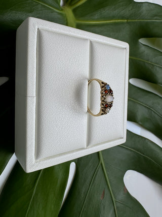 Vintage 9k Garnet & Opal Ring